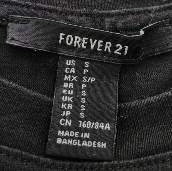 FOREVER 21 BLACK TEE SIZE S - Picture 5 of 8